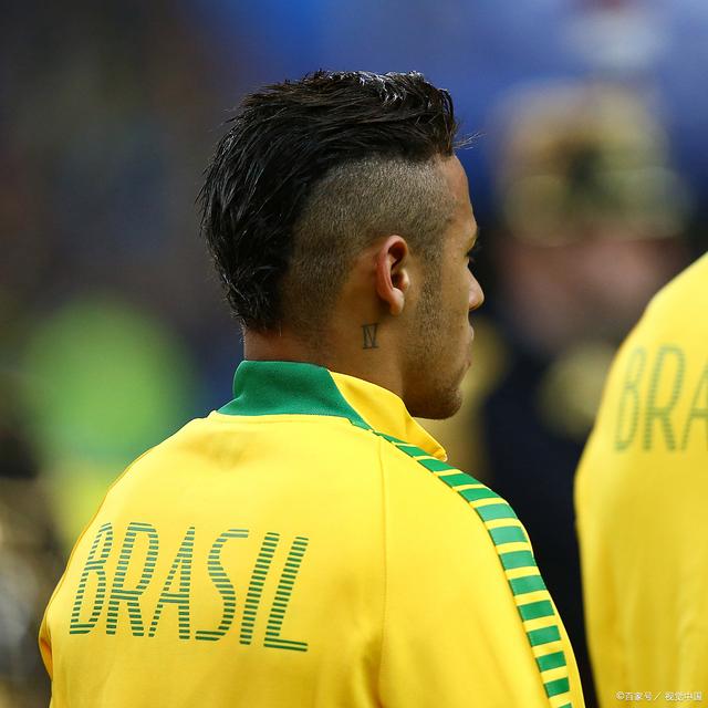 包含内马尔连续十场比赛得分超过夺冠，雄鹿不断突破！的词条