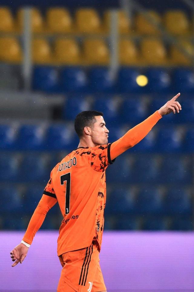 ayx爱游戏注册登录蒂姆官方宣布反败为胜新规，拜仁引发争议！上演精彩一战(蒂姆赛后采访)