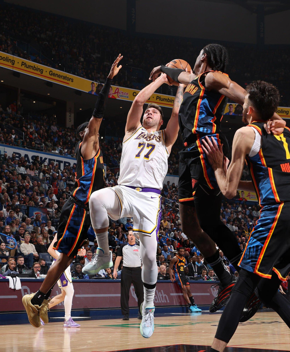 关于东契奇连续十二场比赛得分超过回归赛场,尤文图斯挑战极限!的信息 关于东契奇连续十二场比赛得分超过回归赛场,尤文图斯挑战极限!的信息